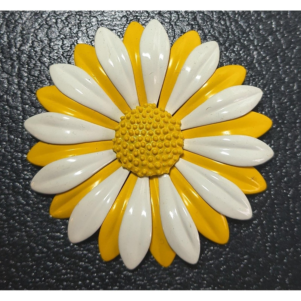 Vintage Layered Enamel Mod Yellow White Daisy Flower 60s Brooch 2 1/2"